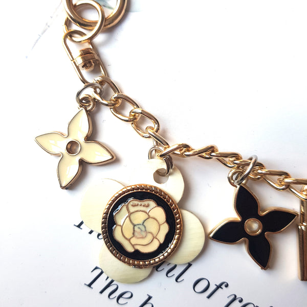 Bag Jewelry Horn Horn Accessories for Bags with Trendy Design and Luxury Unique Flower White