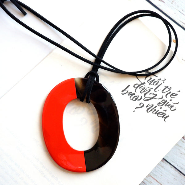 Handmade Natural Horn and Lacquer Dark Red and Black Oval Luxury and Unique