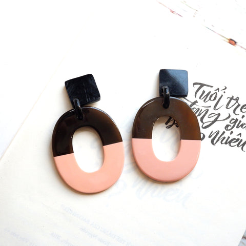 Buffalo Horn Disc Earrings Jewelry Handcraft Boho and Ethnic Earrings Geometric Black and Pink