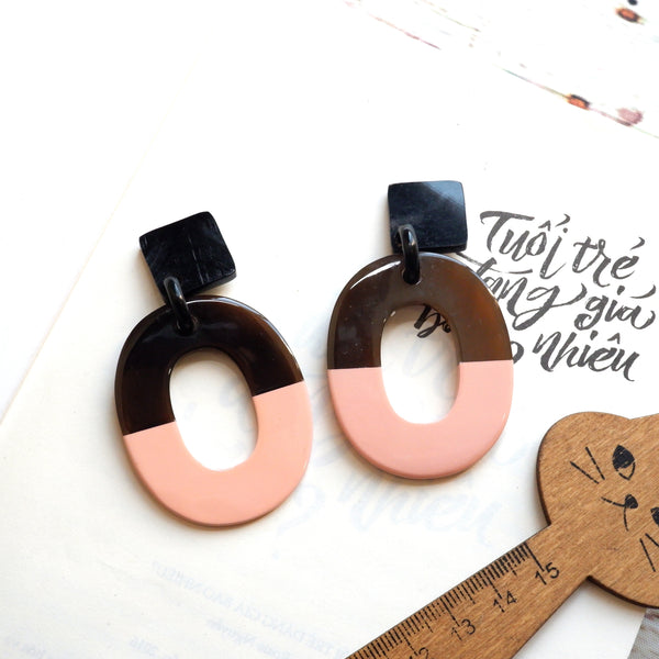 Buffalo Horn Disc Earrings Jewelry Handcraft Boho and Ethnic Earrings Geometric Black and Pink