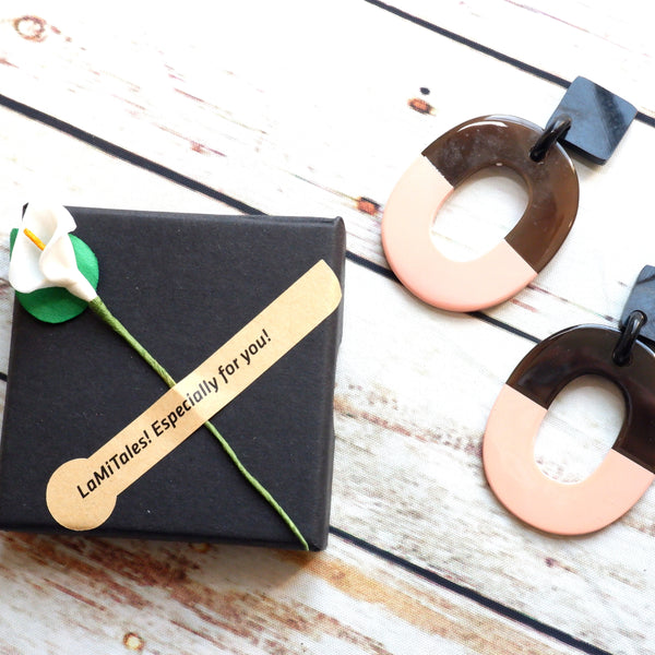 Buffalo Horn Disc Earrings Jewelry Handcraft Boho and Ethnic Earrings Geometric Black and Pink