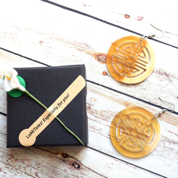 Buffalo Horn Disc Earrings Jewelry Handcraft Boho and Ethnic Earrings Round Yellow-Brown