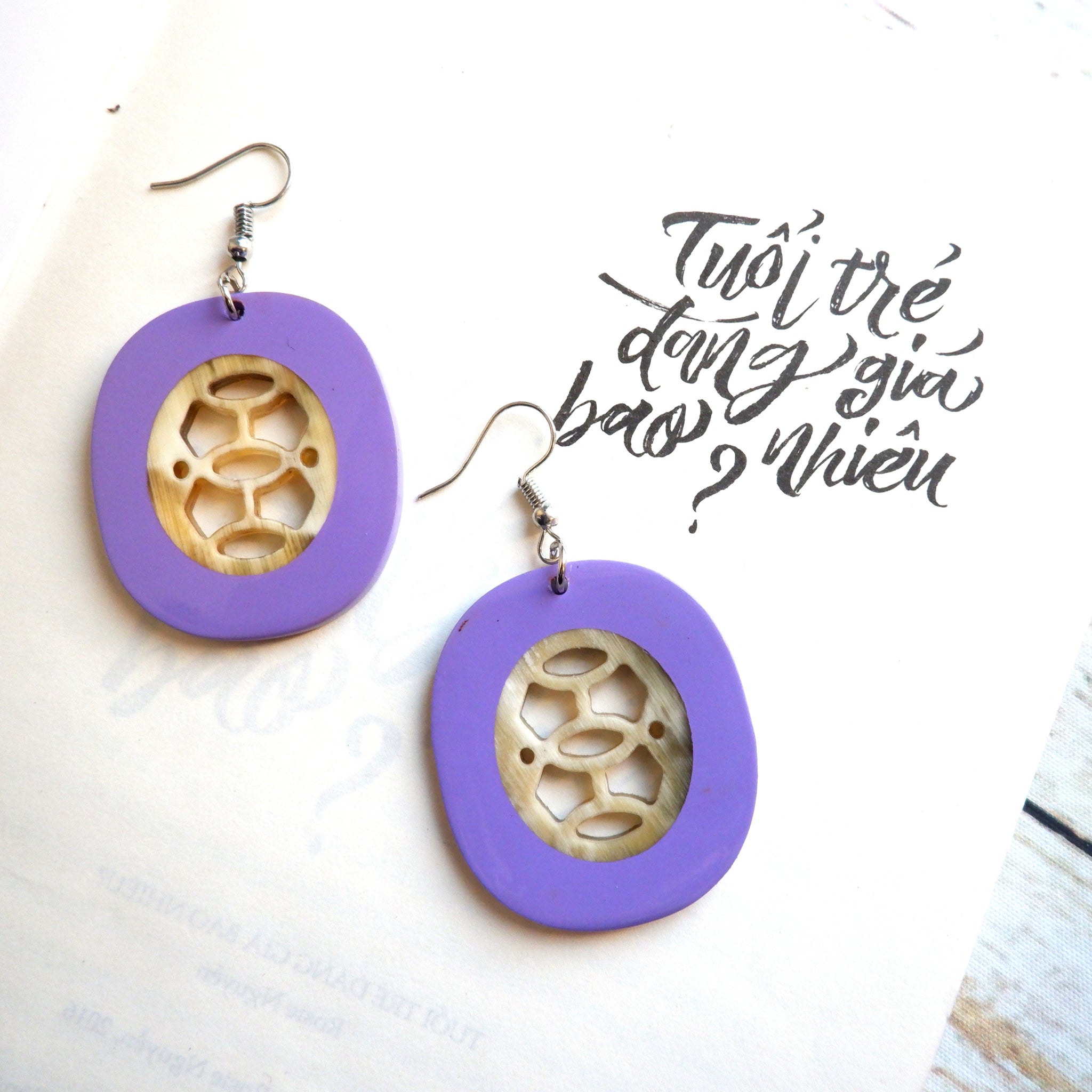 Buffalo Horn Disc Earrings Jewelry Handcraft Boho and Ethnic Earrings Oval Purple and Cream