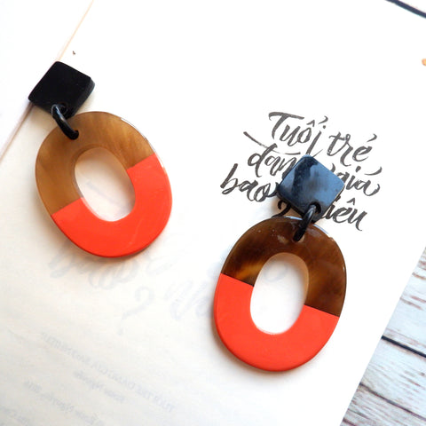 Buffalo Horn Disc Earrings Jewelry Handcraft Boho and Ethnic Earrings Oval Orange and Brown
