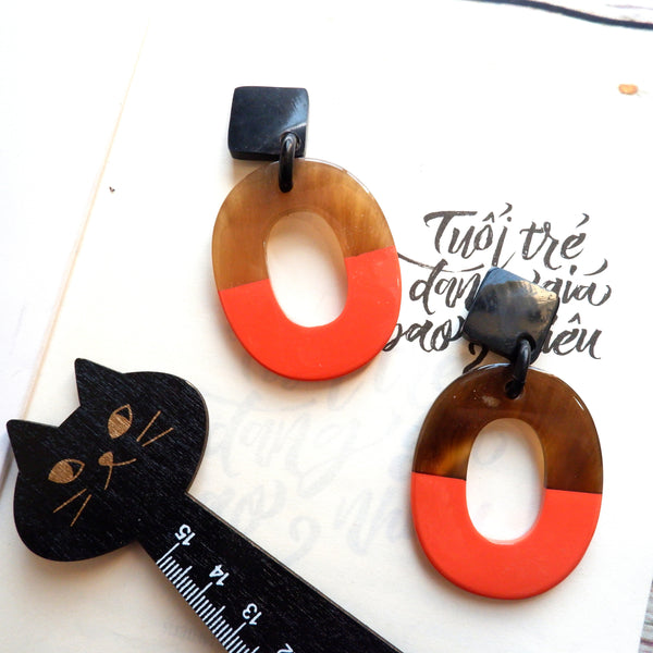 Buffalo Horn Disc Earrings Jewelry Handcraft Boho and Ethnic Earrings Oval Orange and Brown