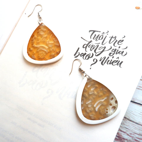 Buffalo Horn Disc Earrings Jewelry Handcraft Boho and Ethnic Earrings Triangle Dark Yellow and White