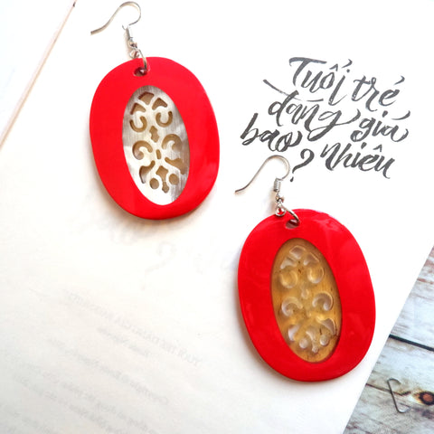 Buffalo Horn Disc Earrings Jewelry Handcraft Boho and Ethnic Earrings Oval Red and Brown