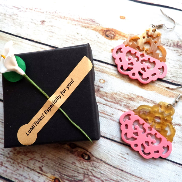 Buffalo Horn Disc Earrings Jewelry Handcraft Boho and Ethnic Earrings Pattern Yellow and Pink