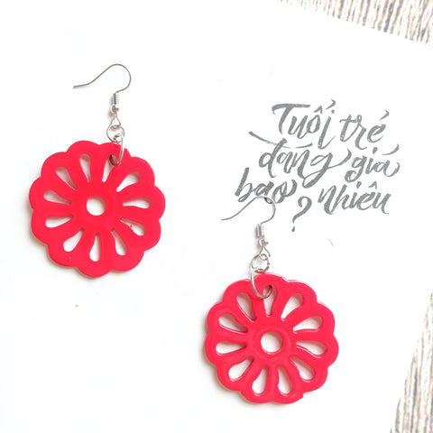 Buffalo Horn Disc Earrings Jewelry Handcraft Boho and Ethnic Earrings Red Flower