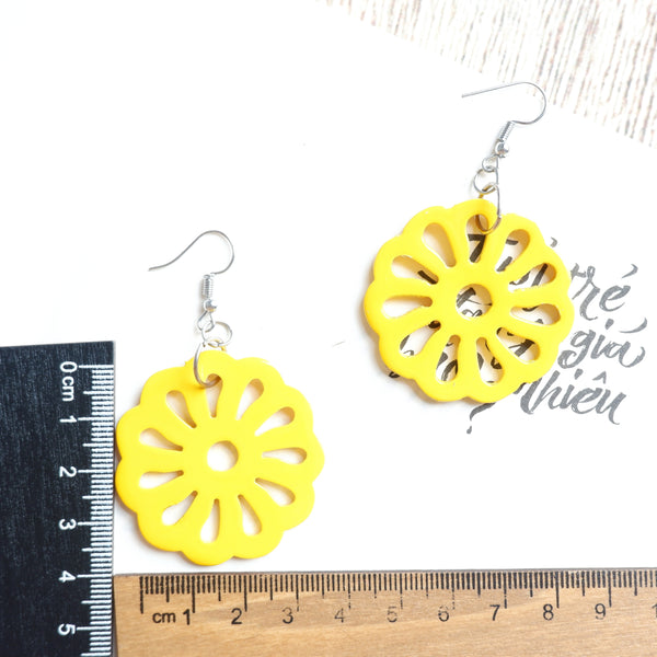 Buffalo Horn Disc Earrings Jewelry Handcraft Boho and Ethnic Earrings Flower Yellow