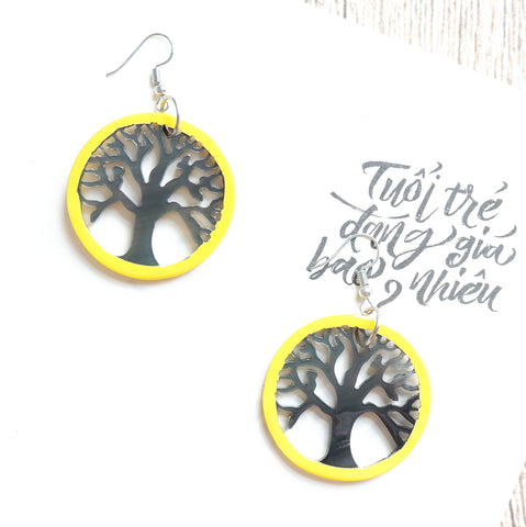 Buffalo Horn Disc Earrings Jewelry Handcraft Boho and Ethnic Earrings Black Tree and Yellow Cornice