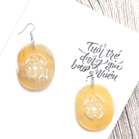 Buffalo Horn Disc Earrings Jewelry Handcraft Boho and Ethnic Earrings Oval Light Yellow