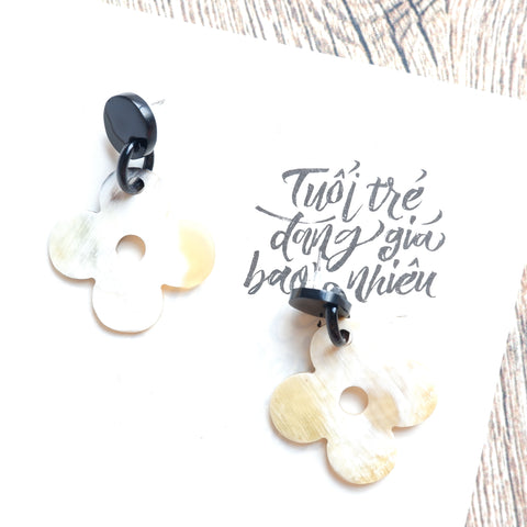 Buffalo Horn Disc Earrings Jewelry Handcraft Boho and Ethnic Earrings White and Yellow Flower