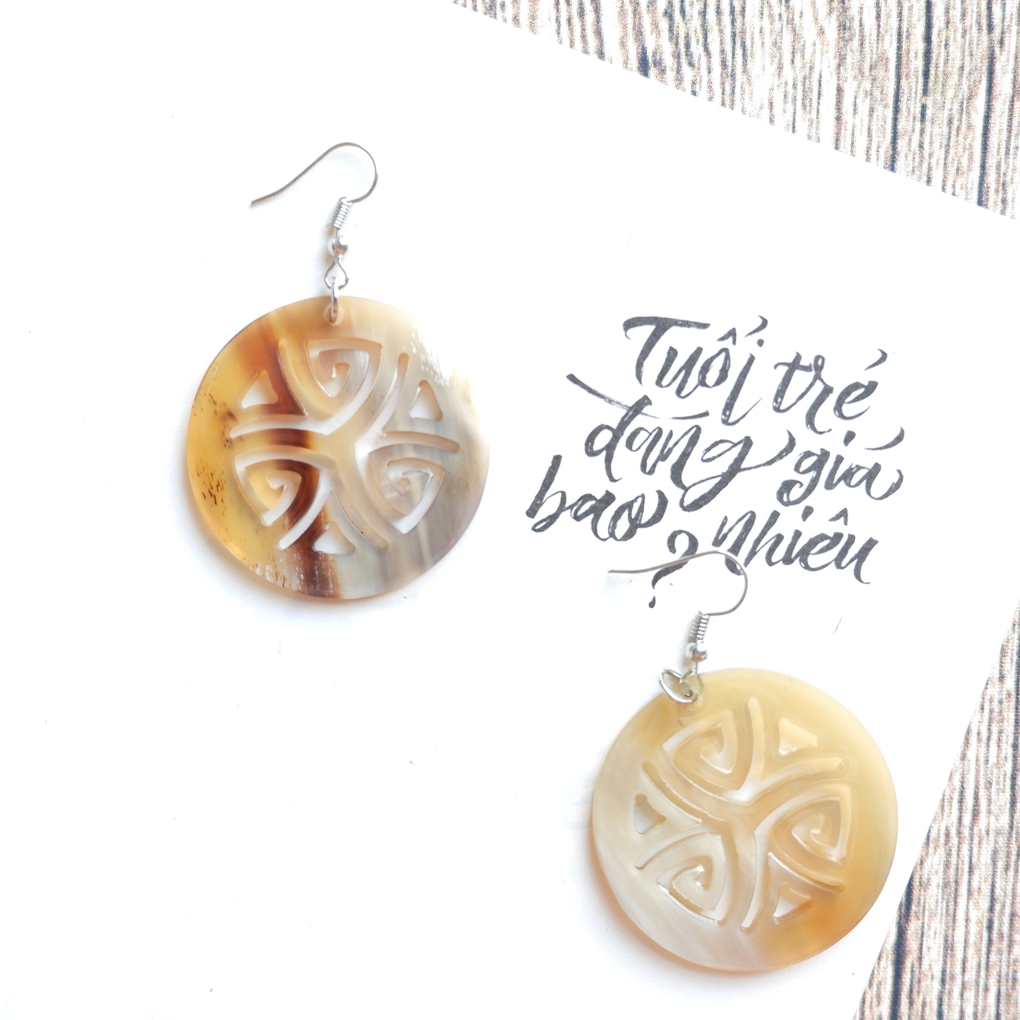 Buffalo Horn Disc Earrings Jewelry Handcraft Boho and Ethnic Earrings Round Light Brown