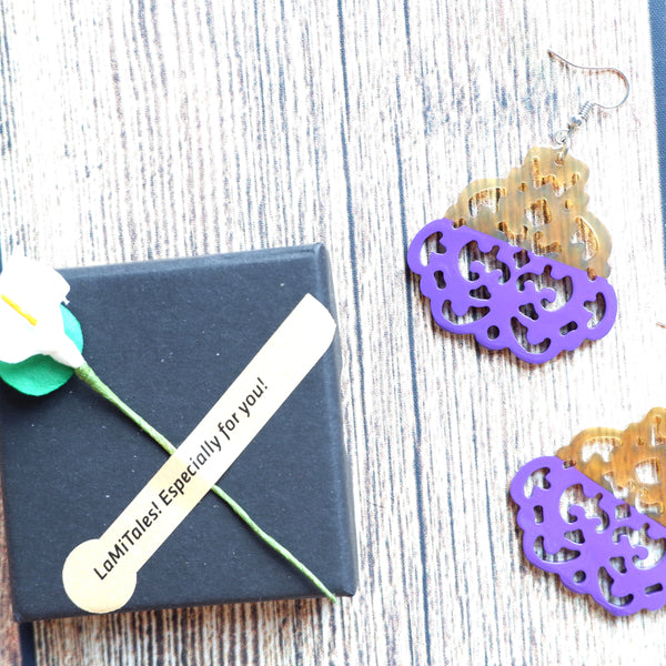 Buffalo Horn Disc Earrings Jewelry Handcraft Boho and Ethnic Earrings Pattern Light Yellow and Purple