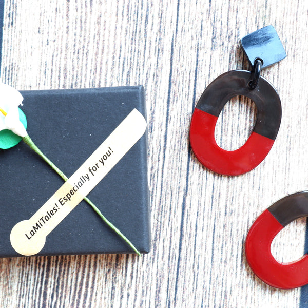 Buffalo Horn Disc Earrings Jewelry Handcraft Boho and Ethnic Earrings Oval Black and Deep Red