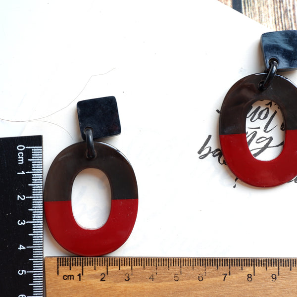 Buffalo Horn Disc Earrings Jewelry Handcraft Boho and Ethnic Earrings Oval Black and Deep Red