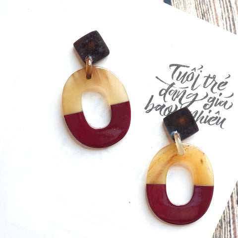 Buffalo Horn Disc Earrings Jewelry Handcraft Boho and Ethnic Earrings Oval Light Yellow and Deep Red