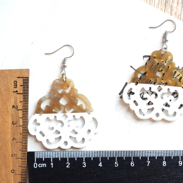 Buffalo Horn Disc Earrings Jewelry Handcraft Boho and Ethnic Earrings Pattern Brown and White