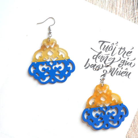 Buffalo Horn Disc Earrings Jewelry Handcraft Boho and Ethnic Earrings Pattern Yellow and Blue