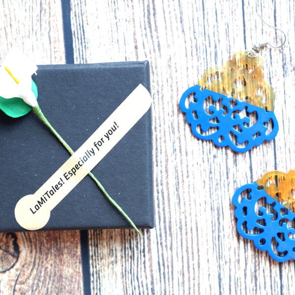 Buffalo Horn Disc Earrings Jewelry Handcraft Boho and Ethnic Earrings Pattern Yellow and Blue