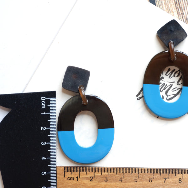 Buffalo Horn Disc Earrings Jewelry Handcraft Boho and Ethnic Earrings Oval Dark Brown and Blue