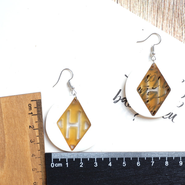 Buffalo Horn Disc Earrings Jewelry Handcraft Boho and Ethnic Earrings Geometry White and Brown