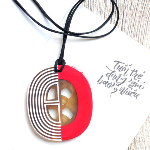 Handmade Natural Horn and Lacquer Red and White Border Luxury and Unique