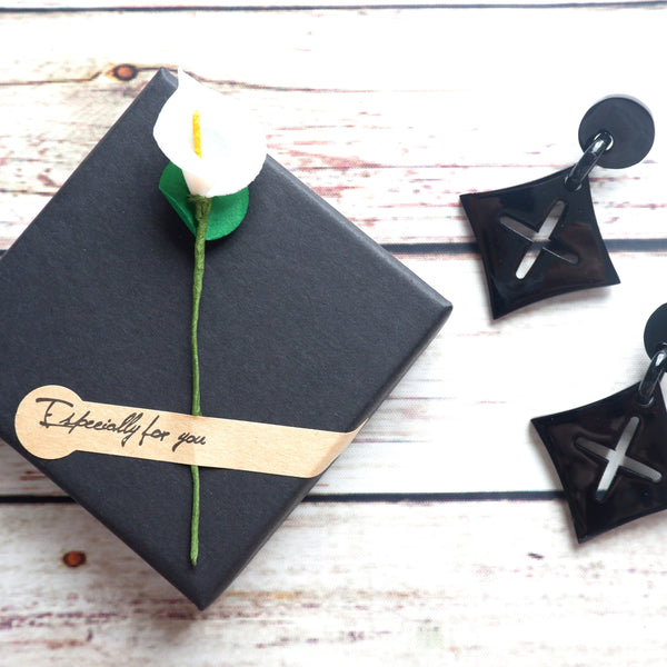 Buffalo Horn Disc Earrings Jewelry Handcraft Boho and Ethnic Earrings Rhombus Black