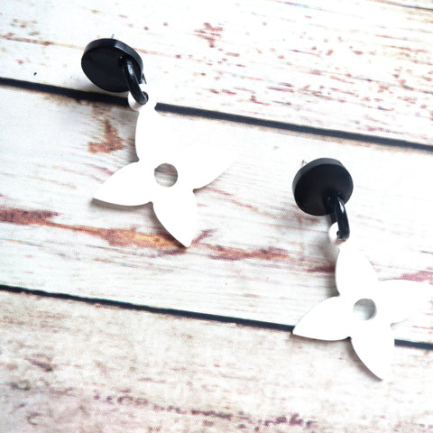 Buffalo Horn Disc Earrings Jewelry Handcraft Boho and Ethnic Earrings White Flower