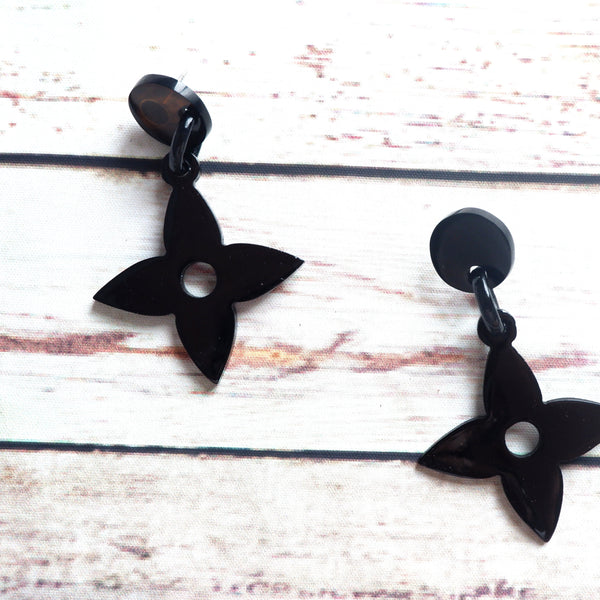 Buffalo Horn Disc Earrings Jewelry Handcraft Boho and Ethnic Earrings Black Flower