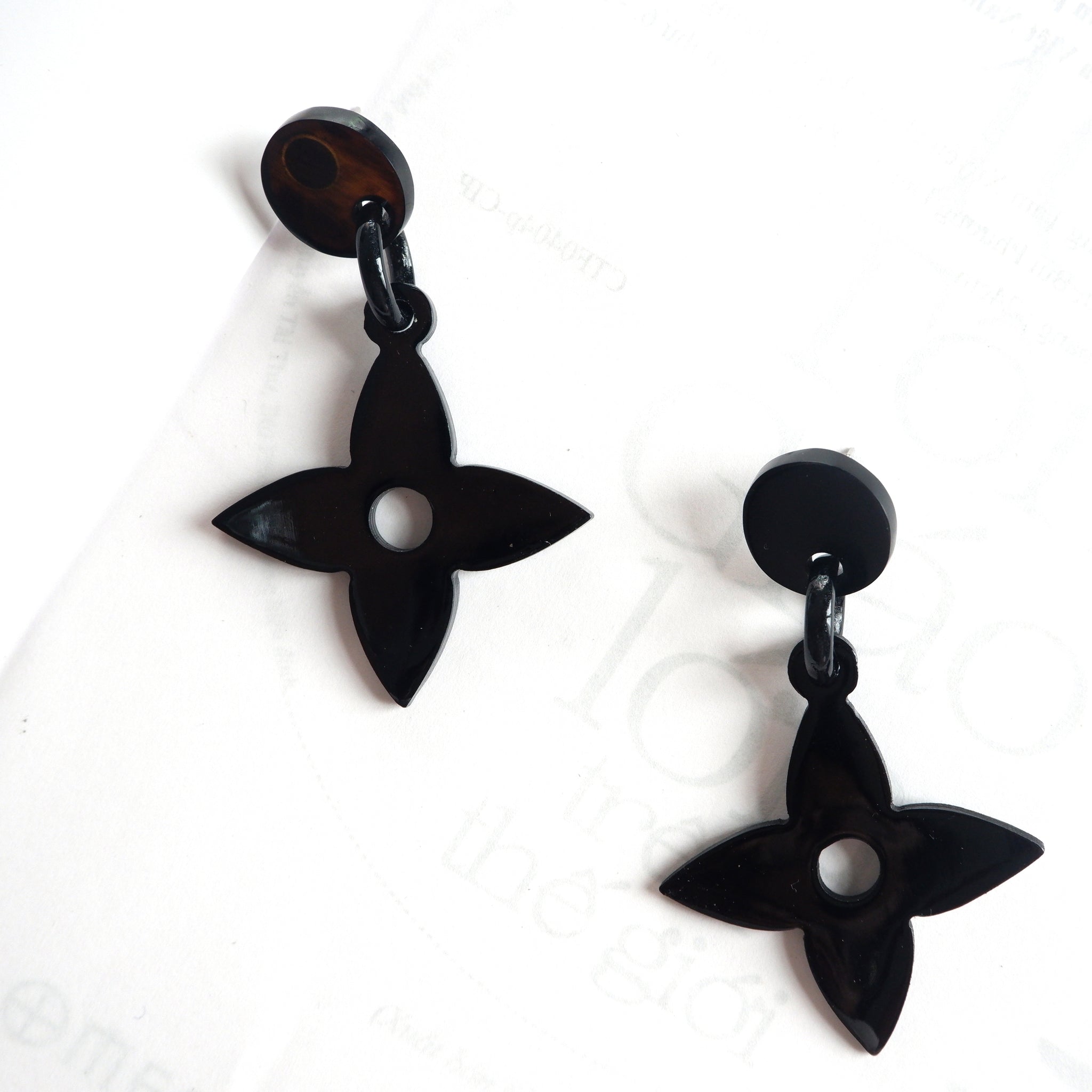 Buffalo Horn Disc Earrings Jewelry Handcraft Boho and Ethnic Earrings Black Flower