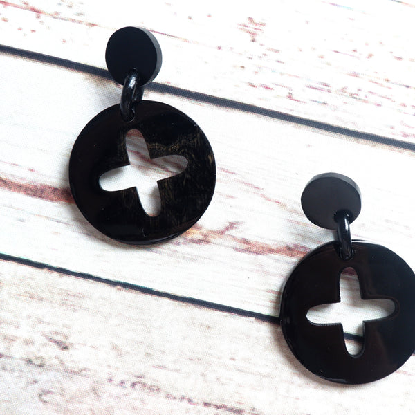 Buffalo Horn Disc Earrings Jewelry Handcraft Boho and Ethnic Earrings Round Black and Flower Middle