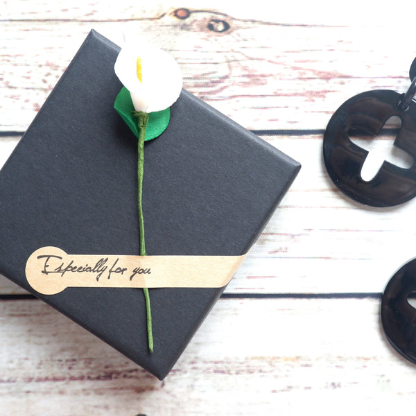 Buffalo Horn Disc Earrings Jewelry Handcraft Boho and Ethnic Earrings Round Black and Flower Middle