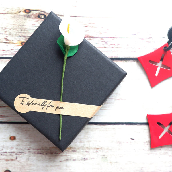 Buffalo Horn Disc Earrings Jewelry Handcraft Boho and Ethnic Earrings Rhombus Red